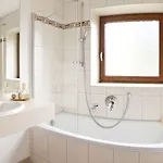 Suitehotel Kleinwalsertal Hotel 4*